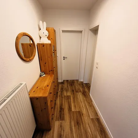 Апартаменты Radfreundliches Wohlfuehl-apartment Mit Terrasse Und Parkplatz - Woody Шверин