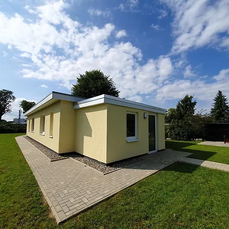 Radfreundliches Wohlfuehl-apartment Mit Terrasse Und Parkplatz - Woody Апартаменты Шверин